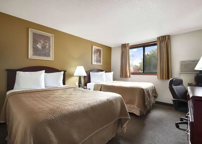 Travelodge By Wyndham La Porte/Michigan City Area